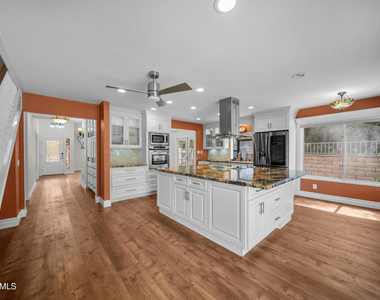 561 Walter Avenue - Photo Thumbnail 16