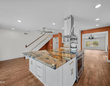 561 Walter Avenue - Photo Thumbnail 18