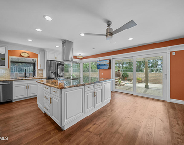561 Walter Avenue - Photo Thumbnail 14