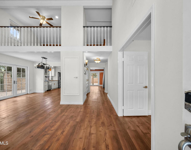 561 Walter Avenue - Photo Thumbnail 2
