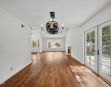 561 Walter Avenue - Photo Thumbnail 10