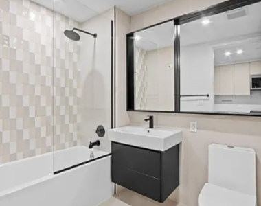 130 Hope Street - Photo Thumbnail 1