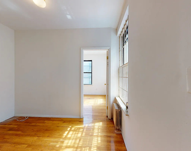East 5th Street - Photo Thumbnail 3