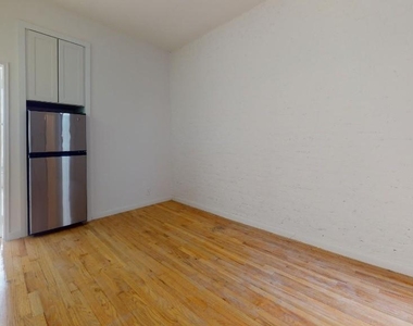 East 93rd Street - Photo Thumbnail 2