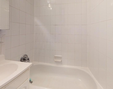 East 93rd Street - Photo Thumbnail 1