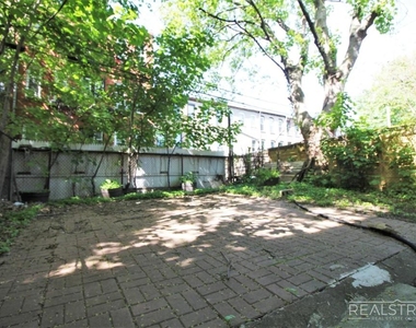 911 Jefferson Avenue - Photo Thumbnail 14