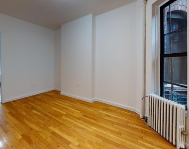 East 73 Street - Photo Thumbnail 2