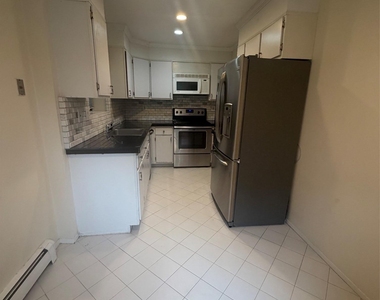 75 Greenway Close - Photo Thumbnail 4