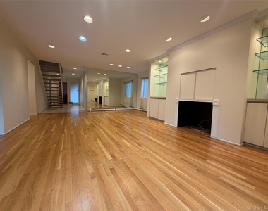 75 Greenway Close - Photo Thumbnail 5