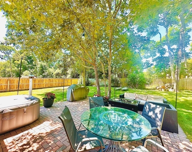 45 Yale Drive - Photo Thumbnail 11