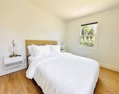 45 Yale Drive - Photo Thumbnail 4