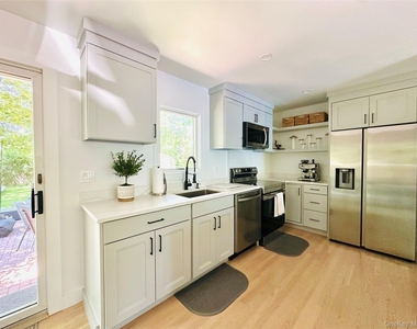 45 Yale Drive - Photo Thumbnail 2