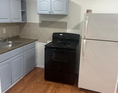 1032 Union Boulevard - Photo Thumbnail 6