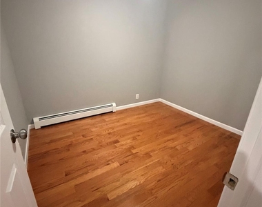 147-15 225th Street - Photo Thumbnail 6