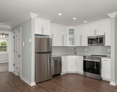 30 Bay Point Court - Photo Thumbnail 1