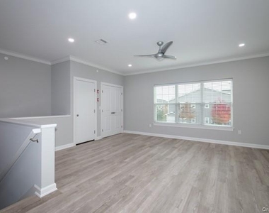500 Sutton Court - Photo Thumbnail 5