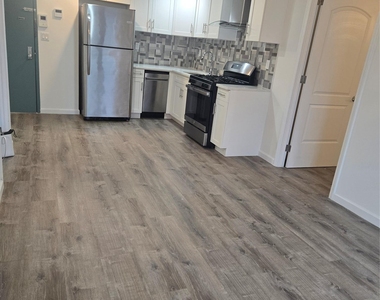 21410 15th Avenue - Photo Thumbnail 5