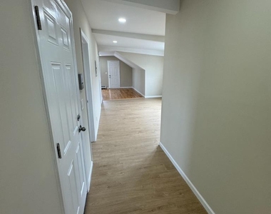 20 Monroe Street - Photo Thumbnail 6