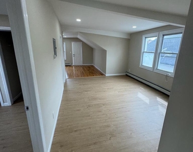 20 Monroe Street - Photo Thumbnail 5