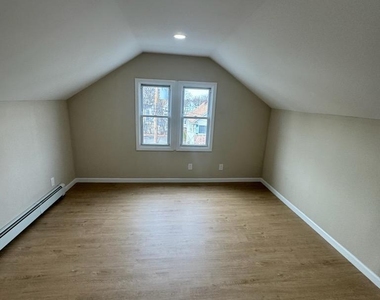 20 Monroe Street - Photo Thumbnail 2