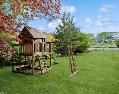 3725 Wickham Avenue - Photo Thumbnail 3
