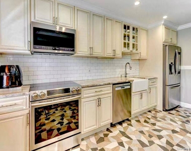 15 Manors Drive - Photo Thumbnail 1