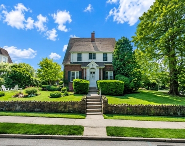 1305 Park Avenue - Photo Thumbnail 8