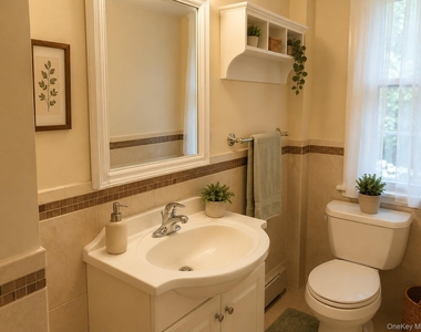 1305 Park Avenue - Photo Thumbnail 3