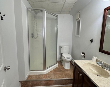 33 Ridge Street - Photo Thumbnail 4