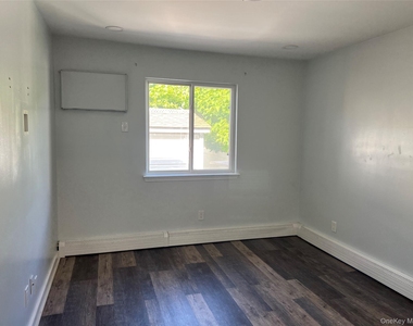 112-63 Bedell Street - Photo Thumbnail 2