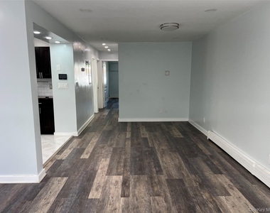 112-63 Bedell Street - Photo Thumbnail 1