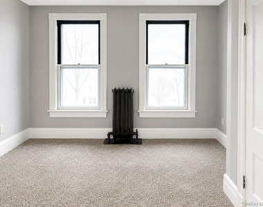 115 Vineyard Avenue - Photo Thumbnail 4