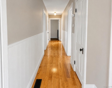 115 Vineyard Avenue - Photo Thumbnail 3