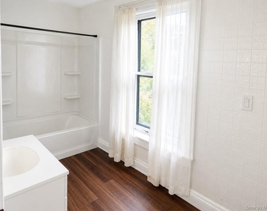 115 Vineyard Avenue - Photo Thumbnail 8