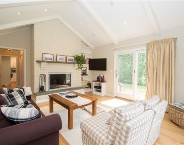 4 Dalphin Drive - Photo Thumbnail 12