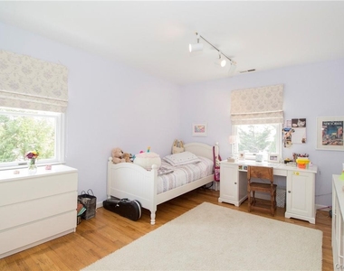 4 Dalphin Drive - Photo Thumbnail 20