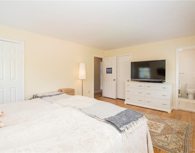 4 Dalphin Drive - Photo Thumbnail 15