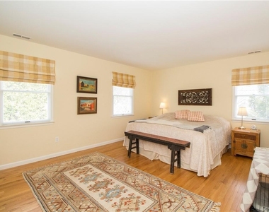 4 Dalphin Drive - Photo Thumbnail 16