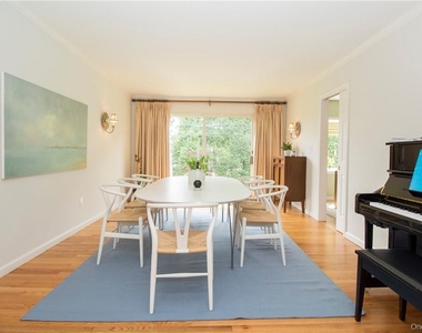 4 Dalphin Drive - Photo Thumbnail 4