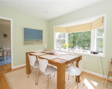 4 Dalphin Drive - Photo Thumbnail 9