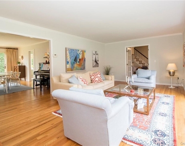 4 Dalphin Drive - Photo Thumbnail 3