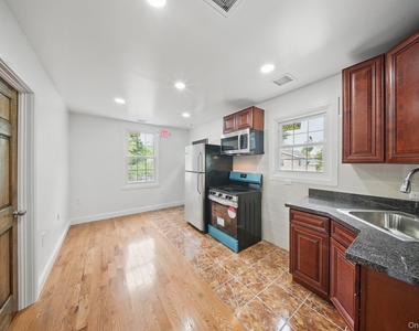 14 Yankee Place - Photo Thumbnail 2