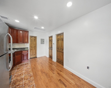 14 Yankee Place - Photo Thumbnail 1