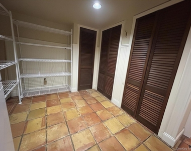 207 Prospect Avenue - Photo Thumbnail 10