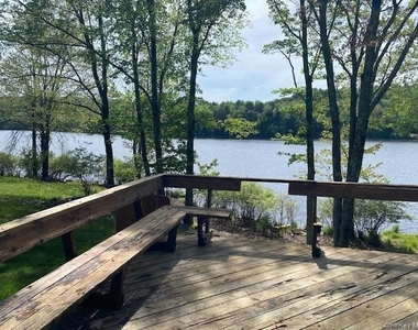 739 Lake View Drive - Photo Thumbnail 12