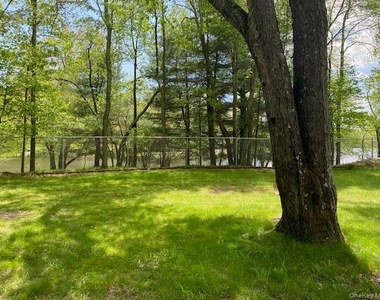 739 Lake View Drive - Photo Thumbnail 16