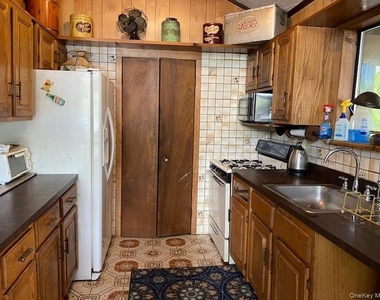 739 Lake View Drive - Photo Thumbnail 5