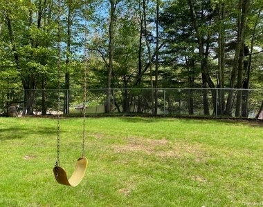 739 Lake View Drive - Photo Thumbnail 14