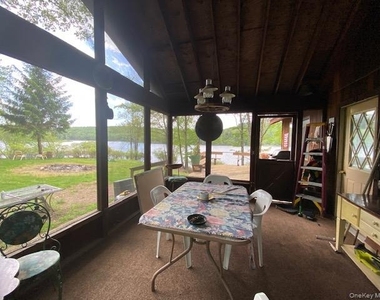 739 Lake View Drive - Photo Thumbnail 2