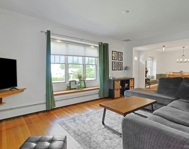 1 Grover Avenue - Photo Thumbnail 10